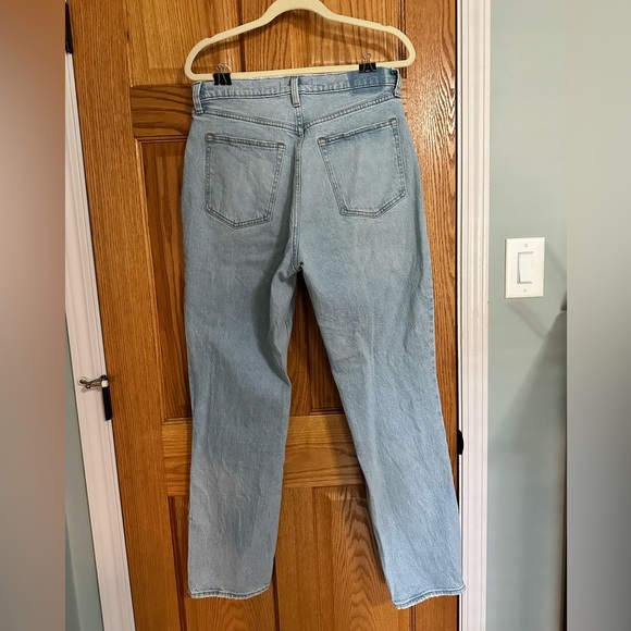 Abercrombie 90s Straight Ultra High Rise with slit in hem size 12 - Picture 2 of 4